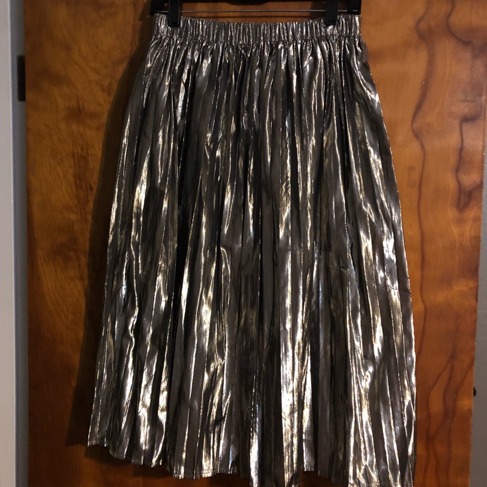 Gap size S gold skirt